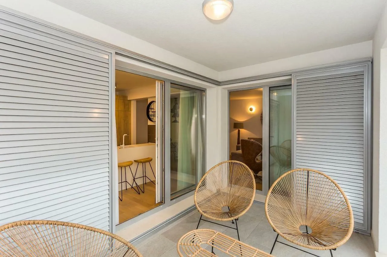 Perla Apartmani Split 0*,