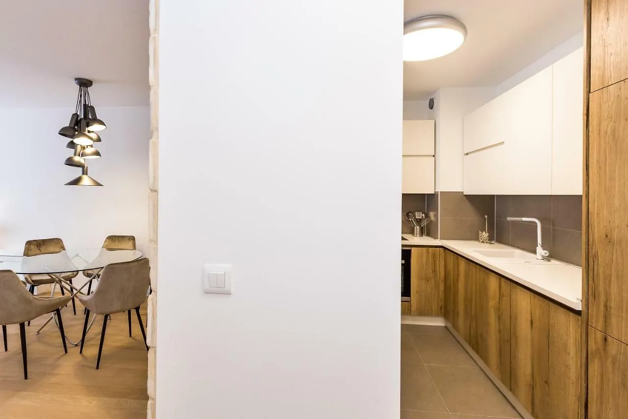 Perla Apartmani Split 0*,