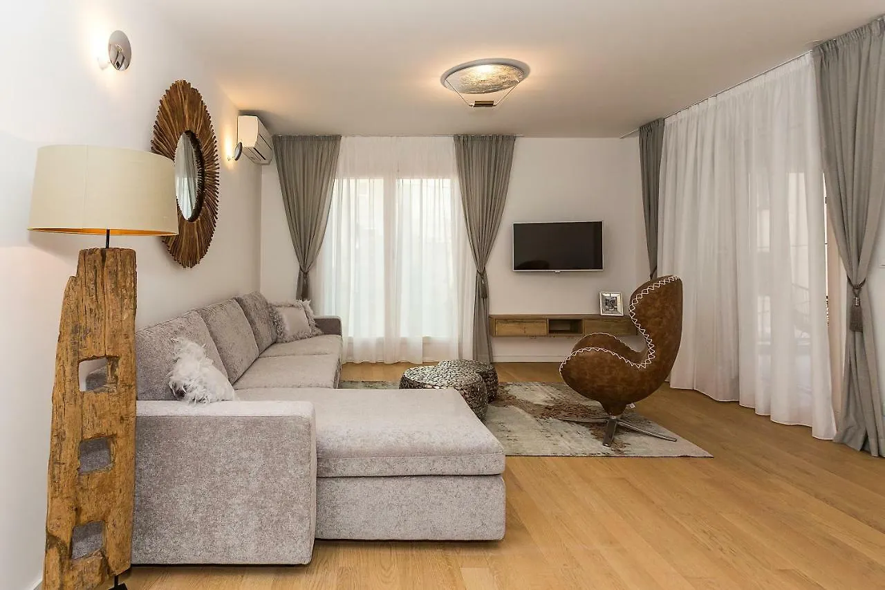 Perla Apartmani Split 0*,