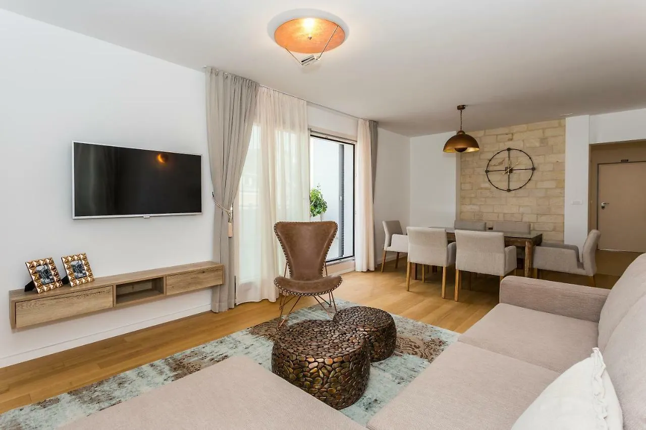 Perla Apartmani Split 0*,