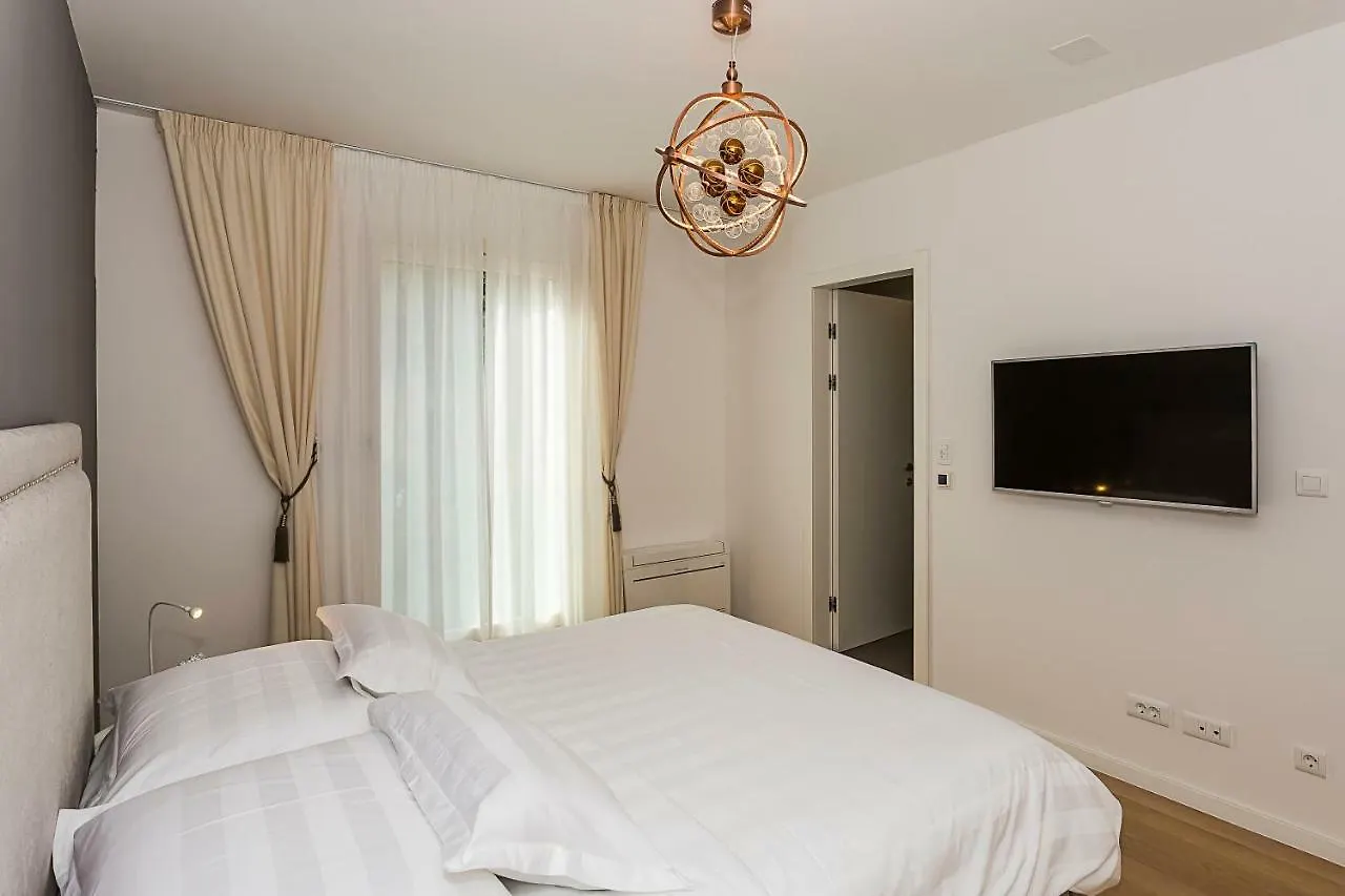 Perla Apartmani Split 0*,